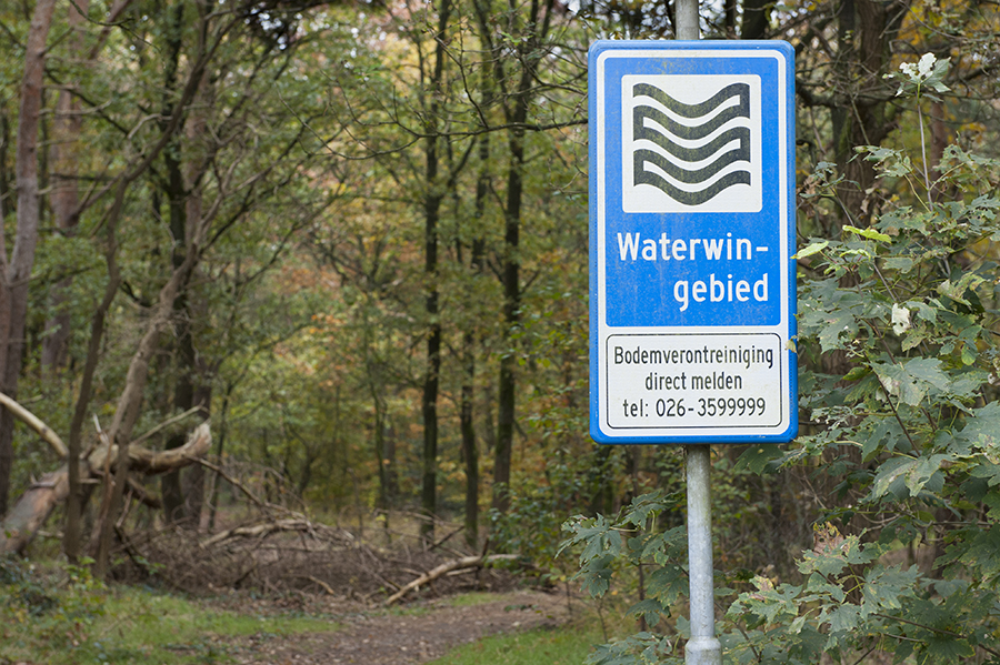 Bordje waterwingebied in het bos