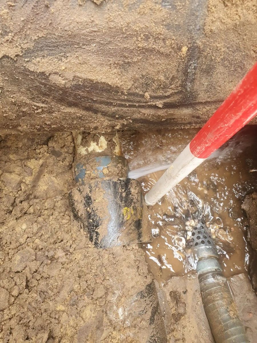 Lek in een waterleiding