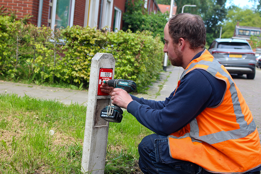 Melvin controleert de bereikbaarheid en vindbaarheid van een brandkraan
