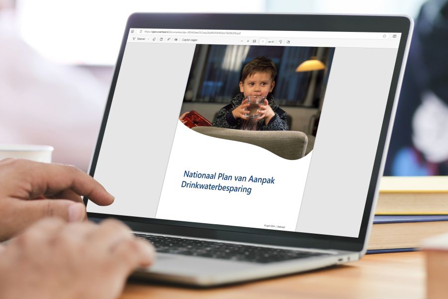 Laptop met Nationaal Plan van Aanpak Drinkwaterbesparing