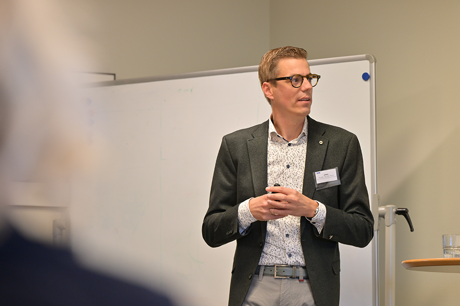 Wouter van den Bosch van adviesbureau KPMG presenteert over CSRD