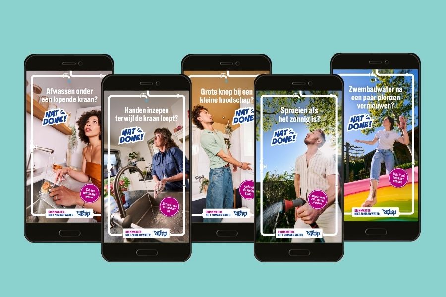vijf telefoons met foto's